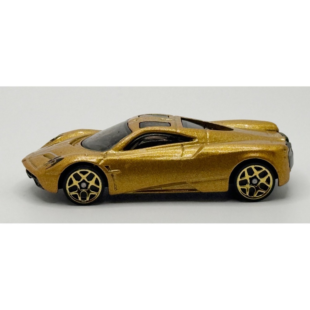 Hot Wheels Pagani Huayra Gold 2012 Thailand